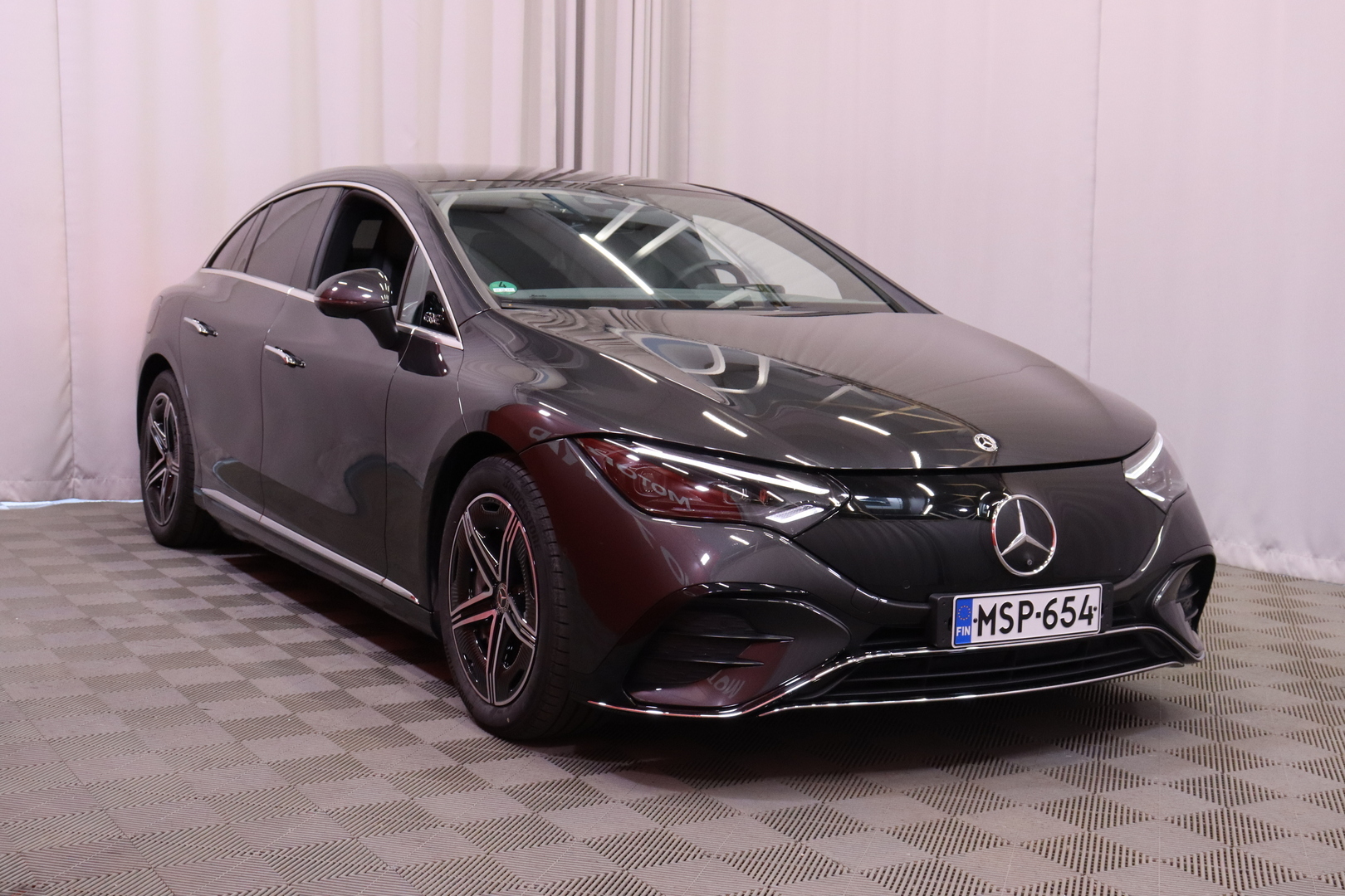 Mercedes-Benz - EQE - 350 4MATIC AMG - Sedan