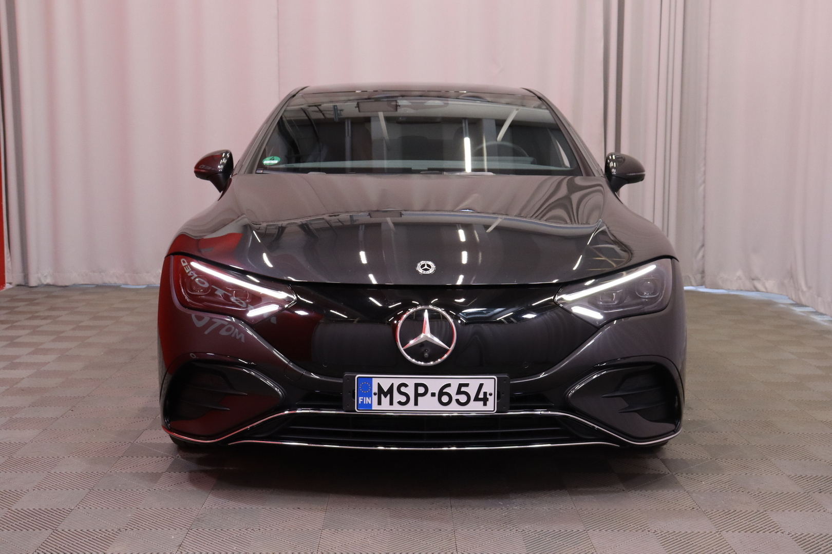 Mercedes-Benz - EQE - 350 4MATIC AMG - Sedan