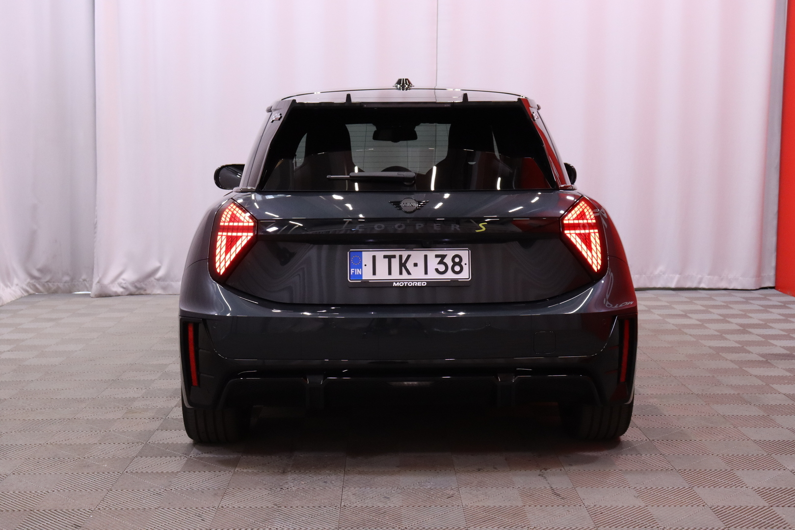 Mini - Cooper - JCW E - Viistoperä