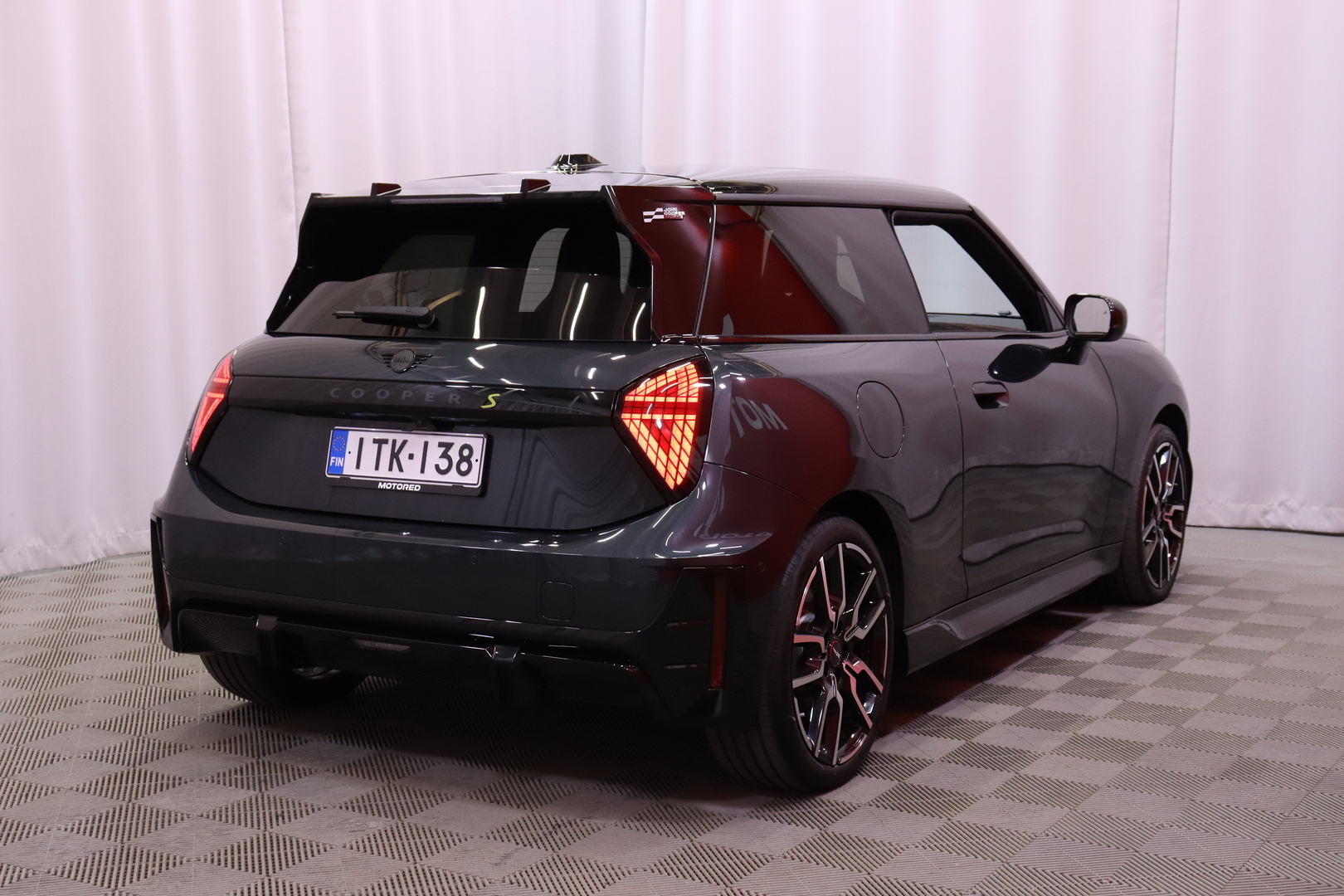 Mini - Cooper - JCW E - Viistoperä