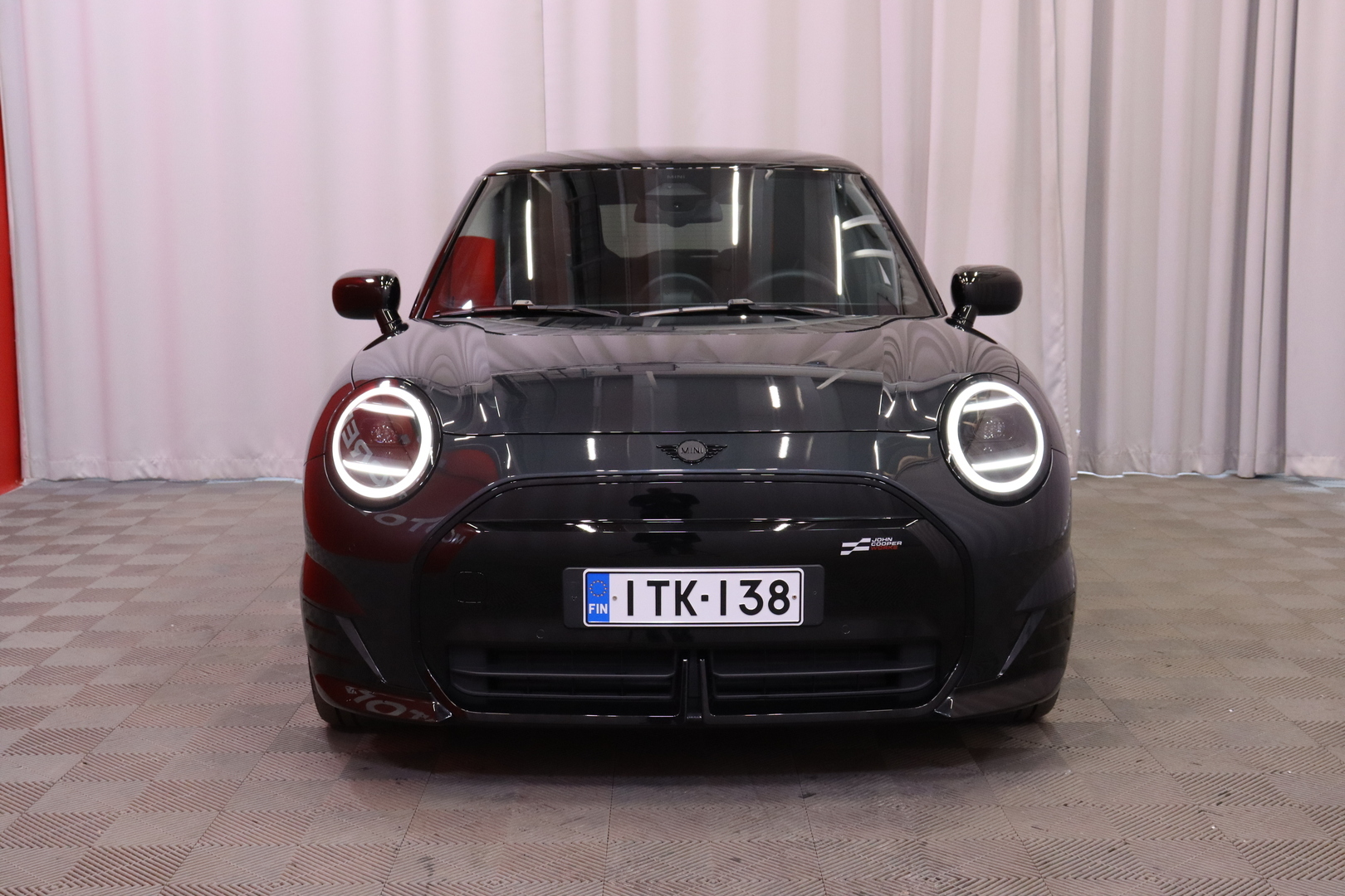 Mini - Cooper - JCW E - Viistoperä