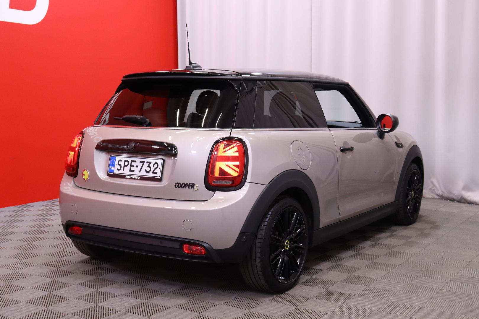 Mini - Cooper SE - Essential - Viistoperä