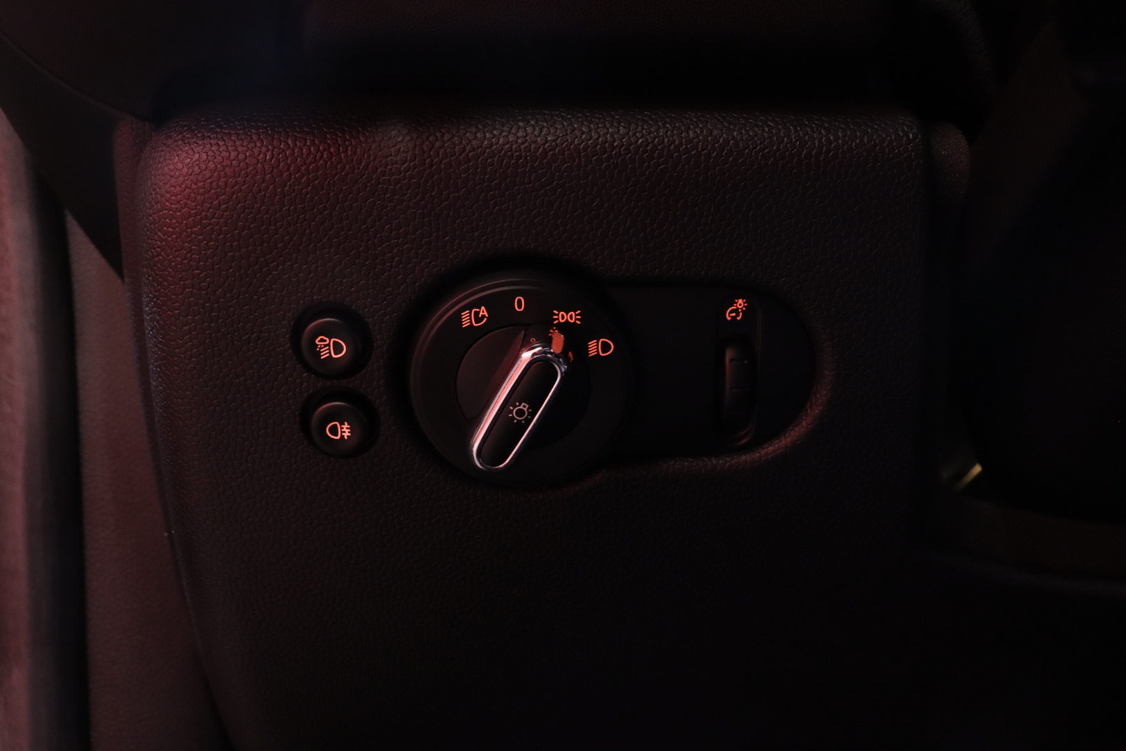 Mini - Cooper SE - Essential - Viistoperä