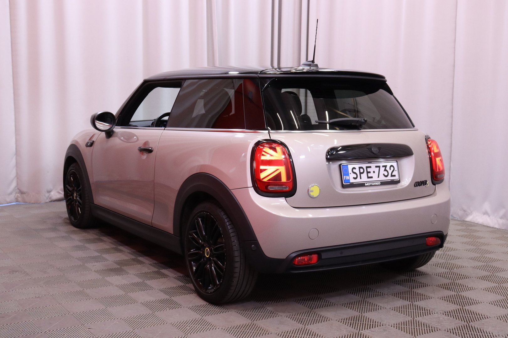 Mini - Cooper SE - Essential - Viistoperä