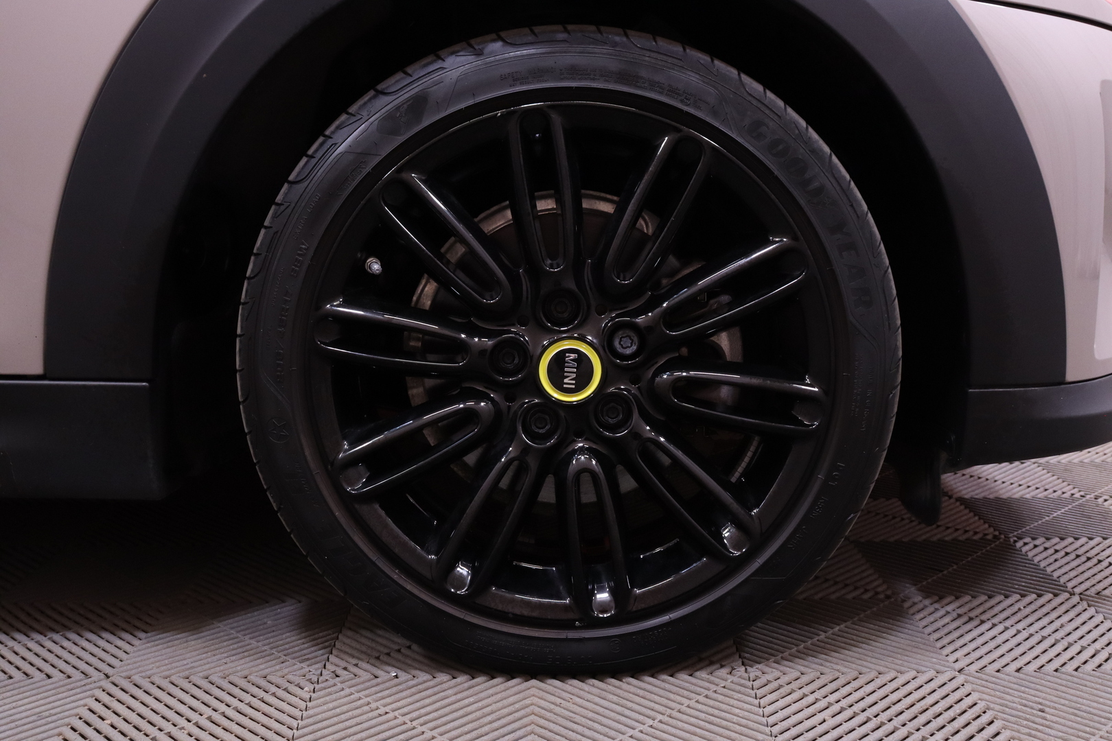 Mini - Cooper SE - Essential - Viistoperä