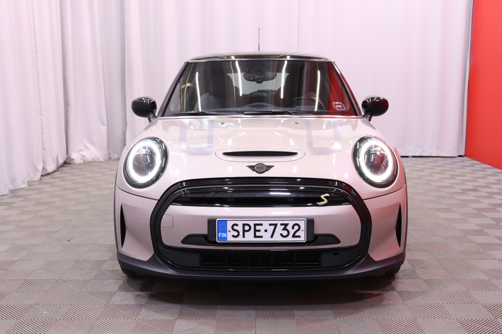 MINI Cooper SE Essential 2022, photo 7/33
