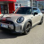 Mini - Cooper - Cooper SE Essential - Viistoperä