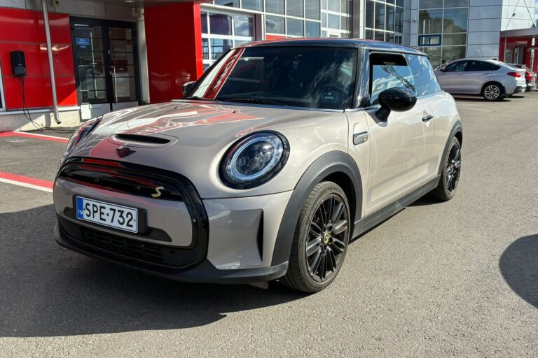 Mini - Cooper - Cooper SE Essential - Viistoperä