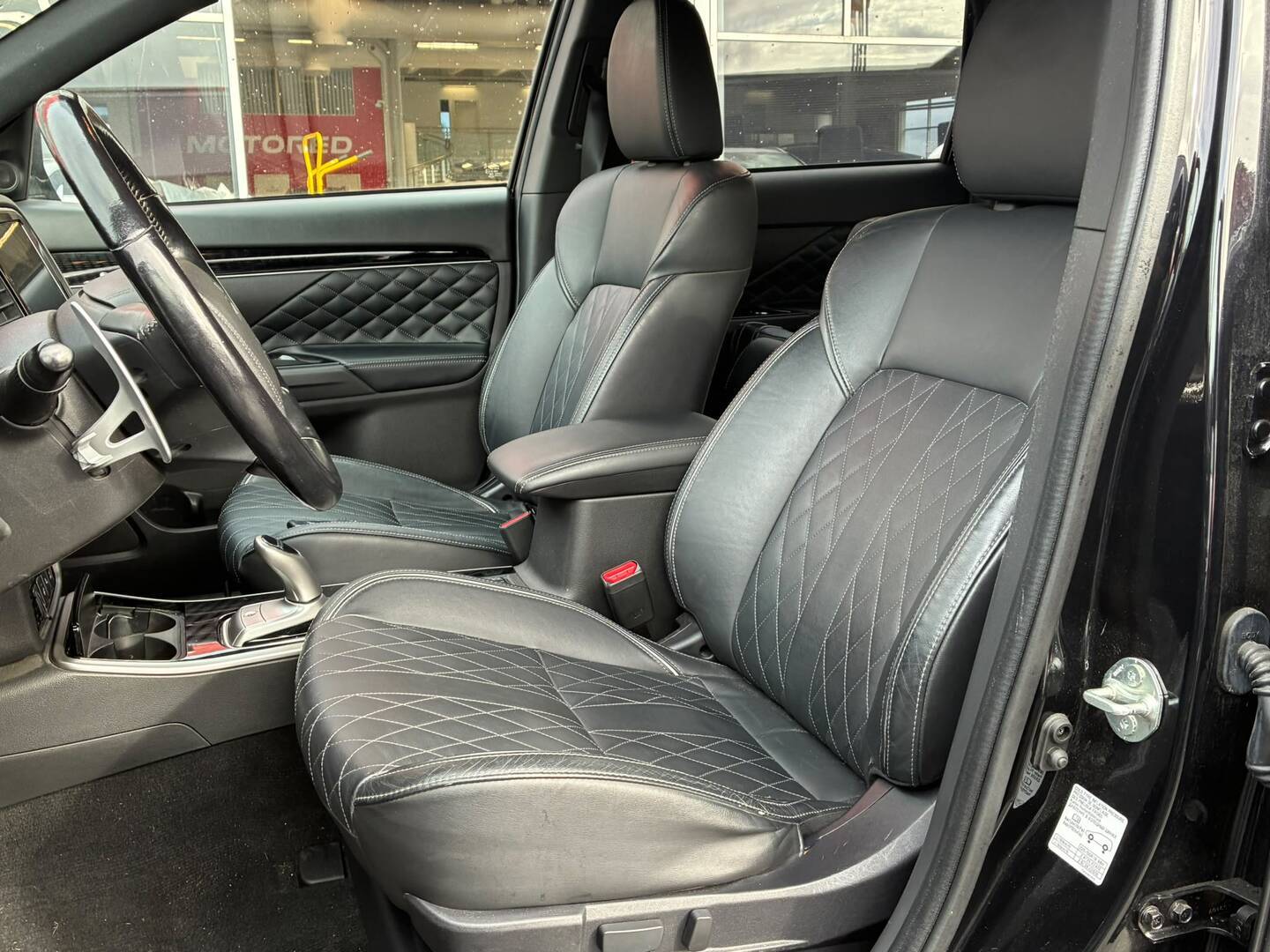 Mitsubishi - OUTLANDER PHEV - 13.8 kWh Instyle Business 4WD 5P - Farmari