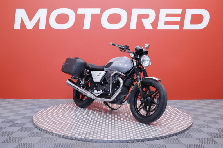 Moto Guzzi - V7 - lll Milano // Laukut / Huoltokirja // - Moottoripyörä