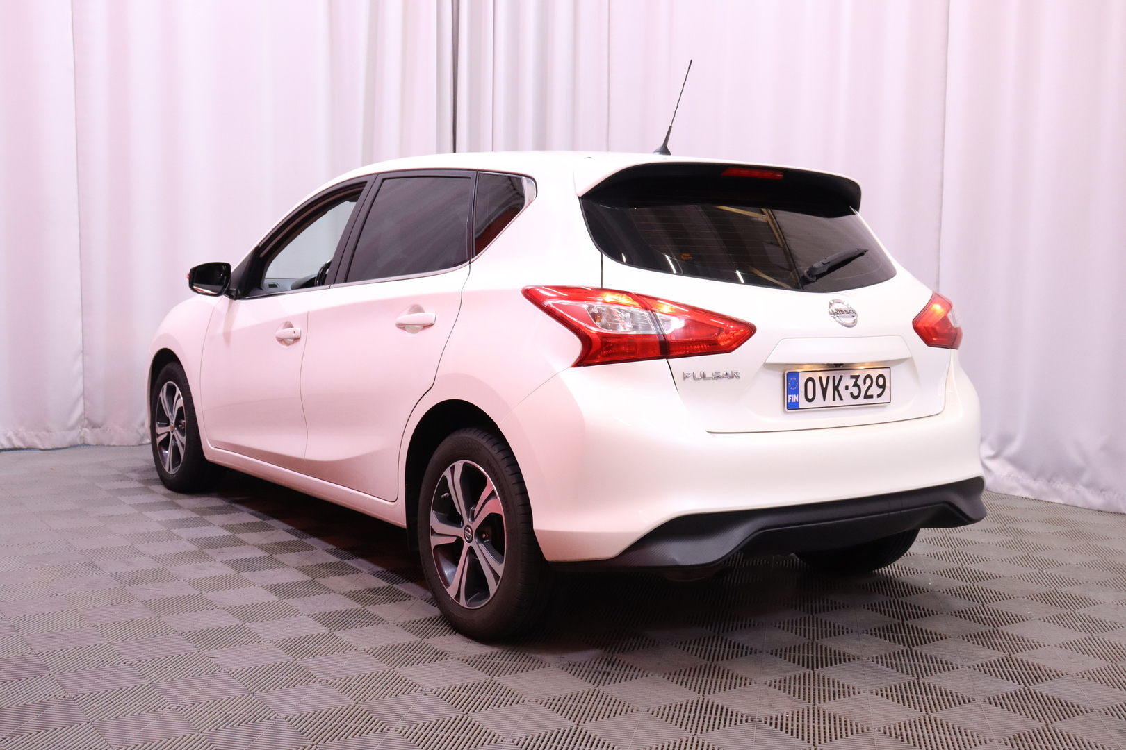 Nissan - Pulsar - DIG-T 115 Acenta Xtronic E6 Connect - Viistoperä