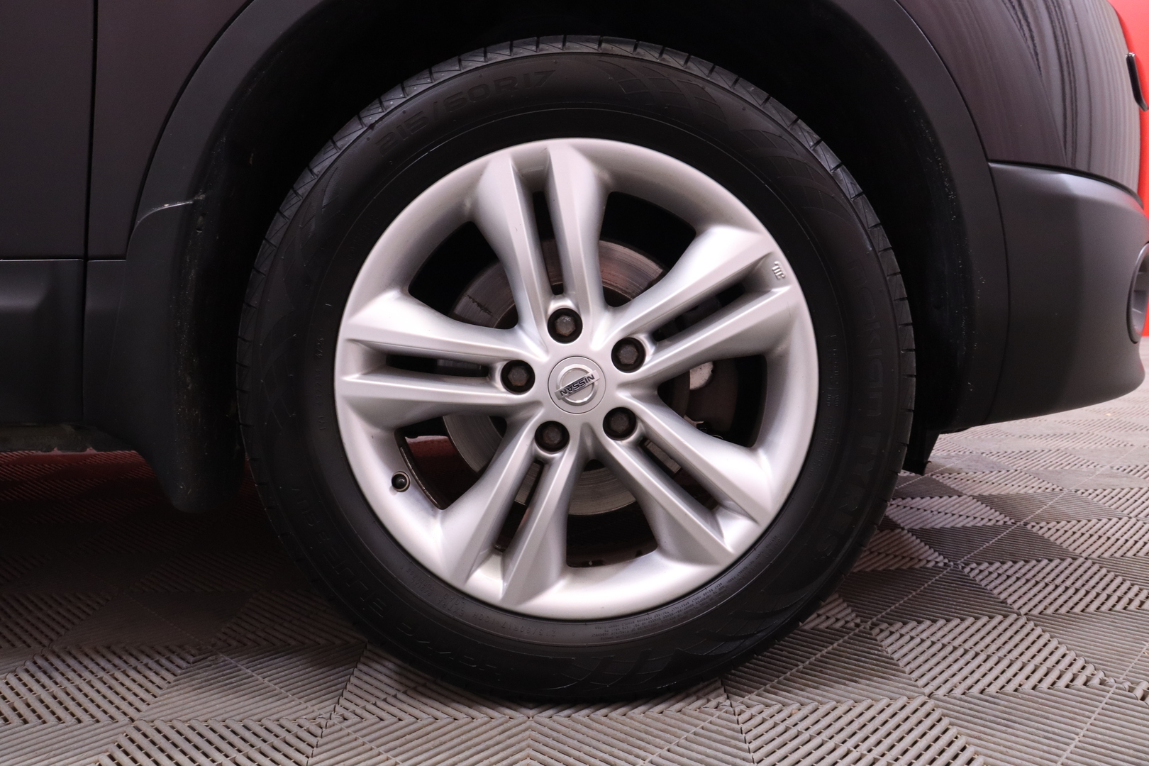 Nissan - Qashqai+2 - 1,6L Stop / Start System Tekna 2WD 5M/T 17" MY11 - Maastoauto