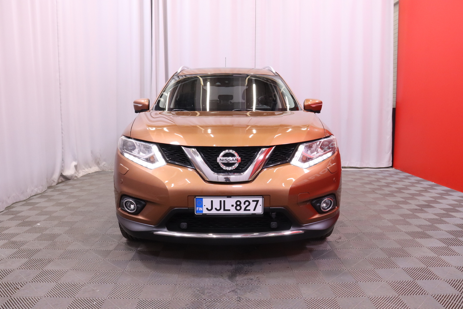 Nissan - X-Trail - dCi 130 Tekna 2WD Xtronic Moonroof - Maastoauto