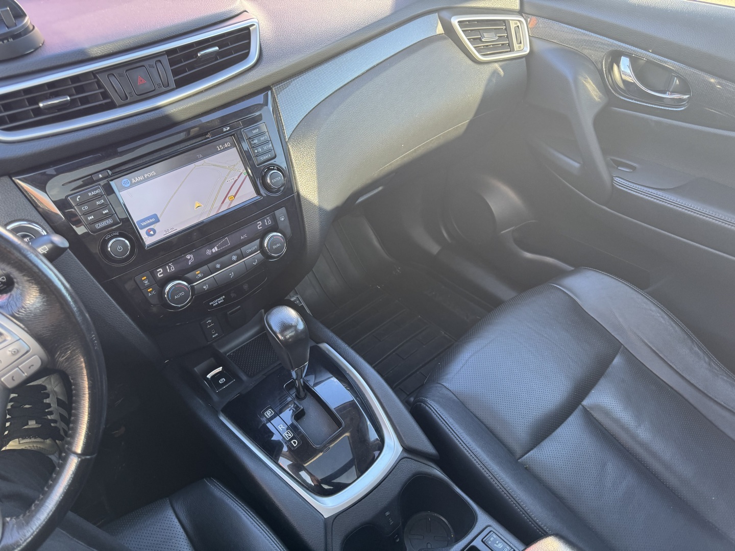 Nissan - X-Trail - dCi 130 Tekna 2WD Xtronic Moonroof - Maastoauto