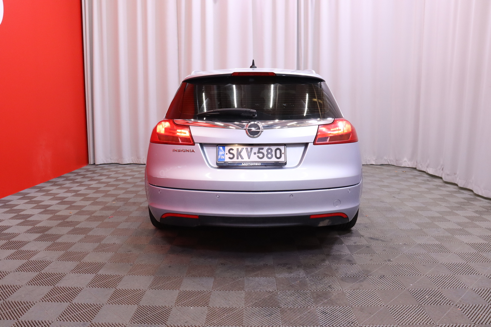 Opel - Insignia - Sports Tourer Black&White Edition 1,4 Turbo ecoFLEX Start/Stop 103kW MT6 - Farmari