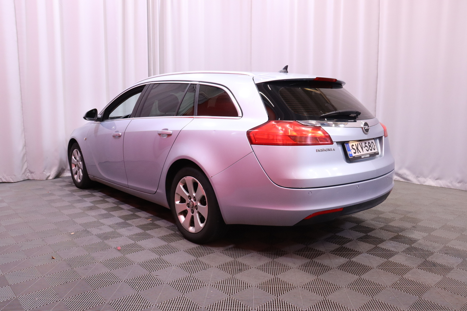Opel - Insignia - Sports Tourer Black&White Edition 1,4 Turbo ecoFLEX Start/Stop 103kW MT6 - Farmari
