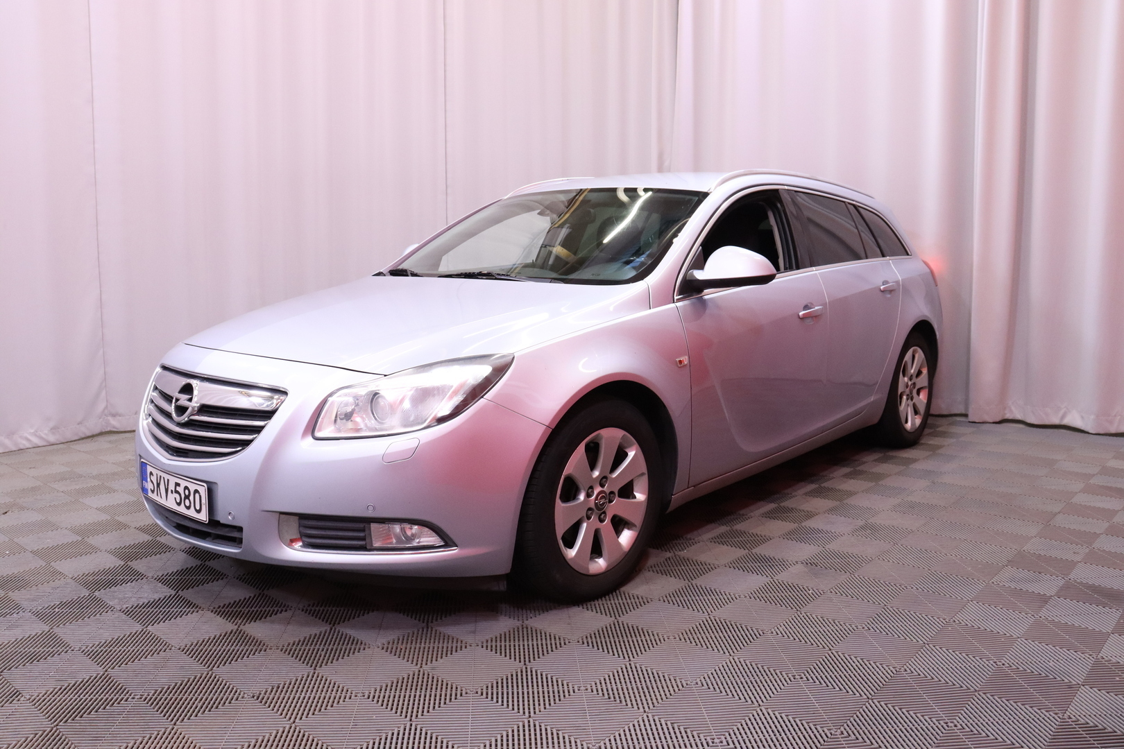 Opel - Insignia - Sports Tourer Black&White Edition 1,4 Turbo ecoFLEX Start/Stop 103kW MT6 - Farmari