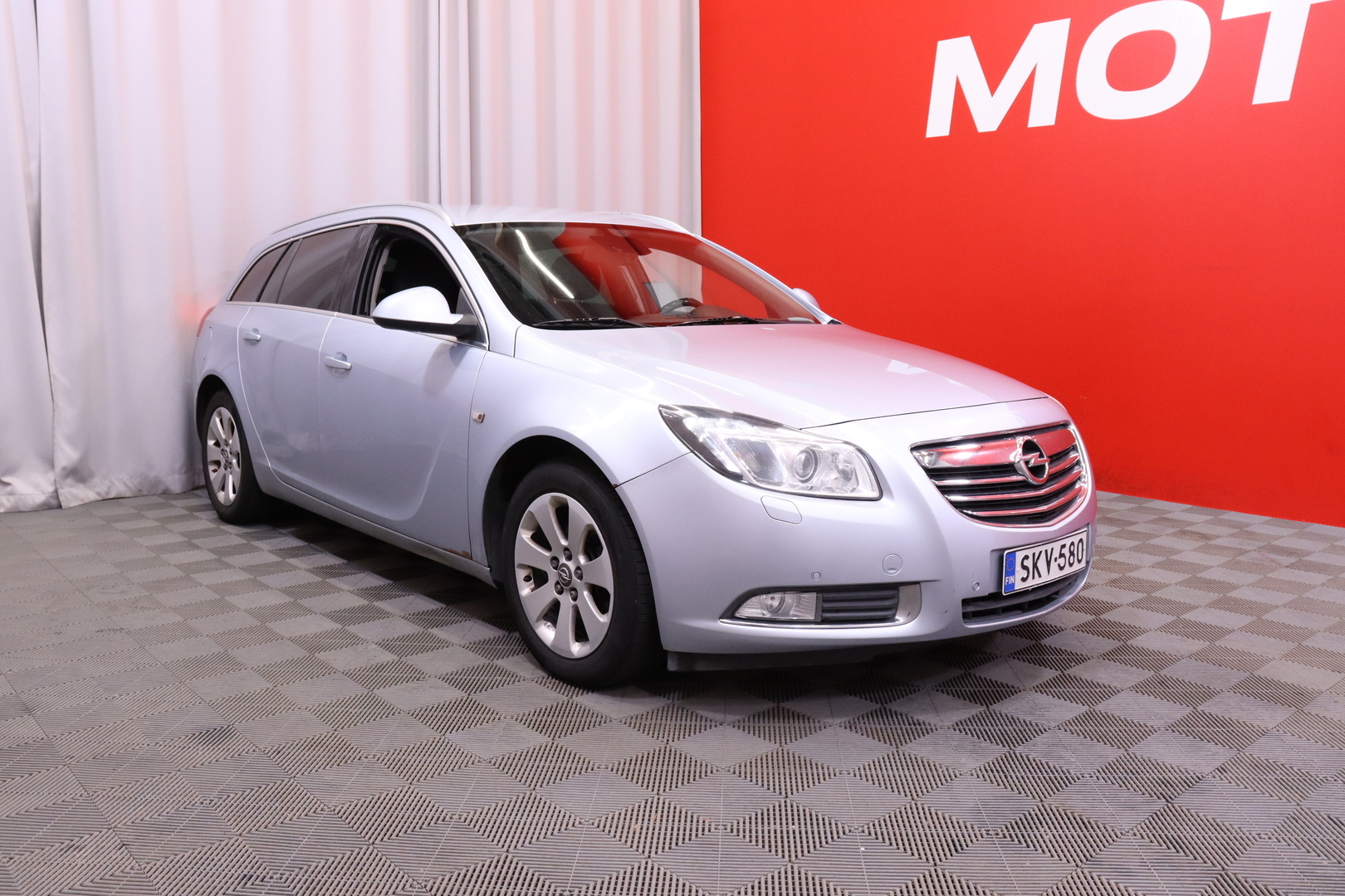Opel - Insignia - Sports Tourer Black&White Edition 1,4 Turbo ecoFLEX Start/Stop 103kW MT6 - Farmari