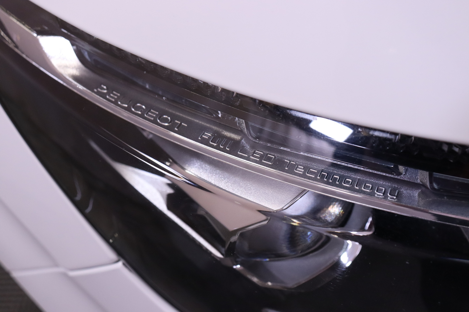 Peugeot - 3008 - Allure PureTech 130 Automaatti - Maastoauto