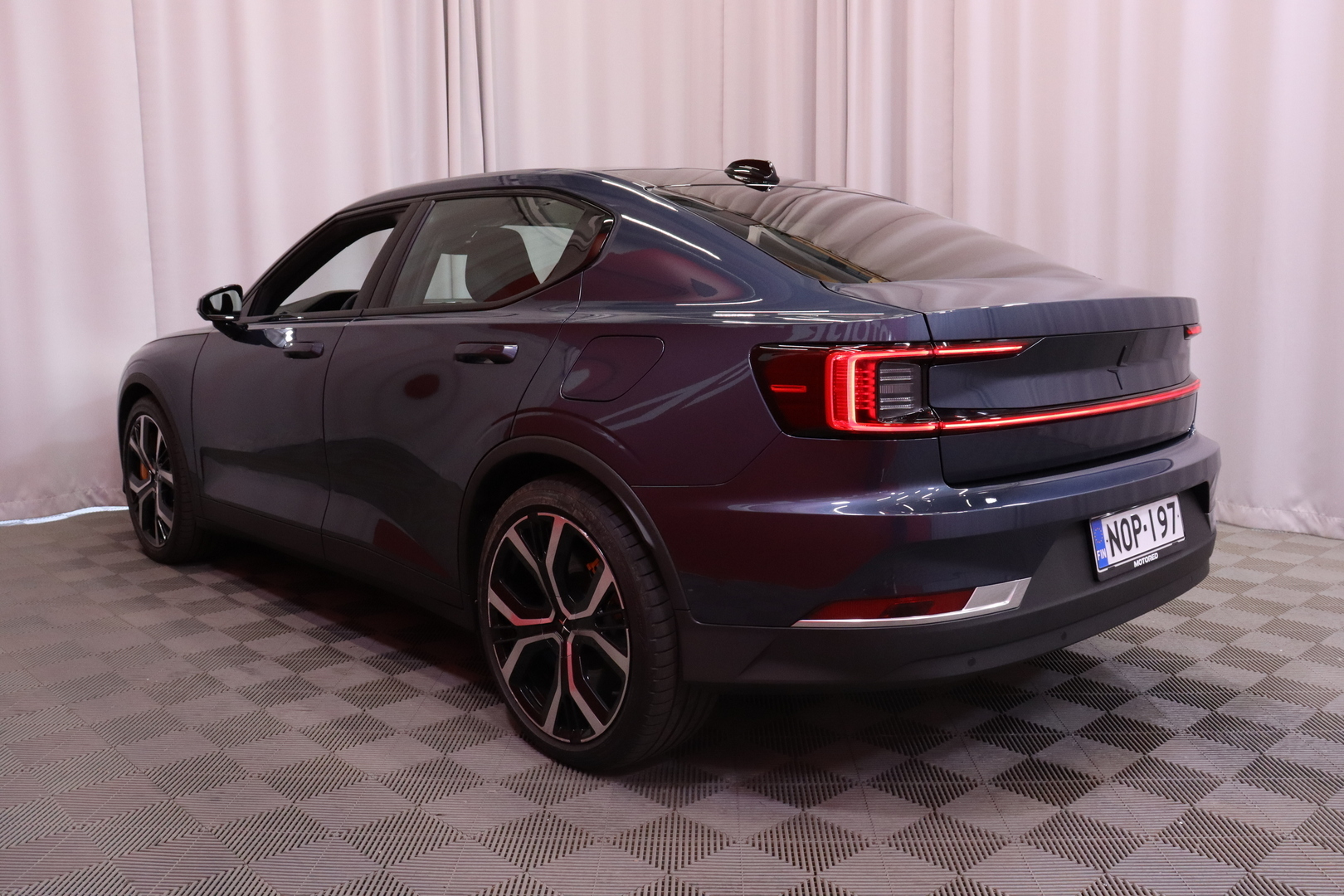 Polestar - 2 - Launch Edition Performance, 300kW, 78kWh - Viistoperä