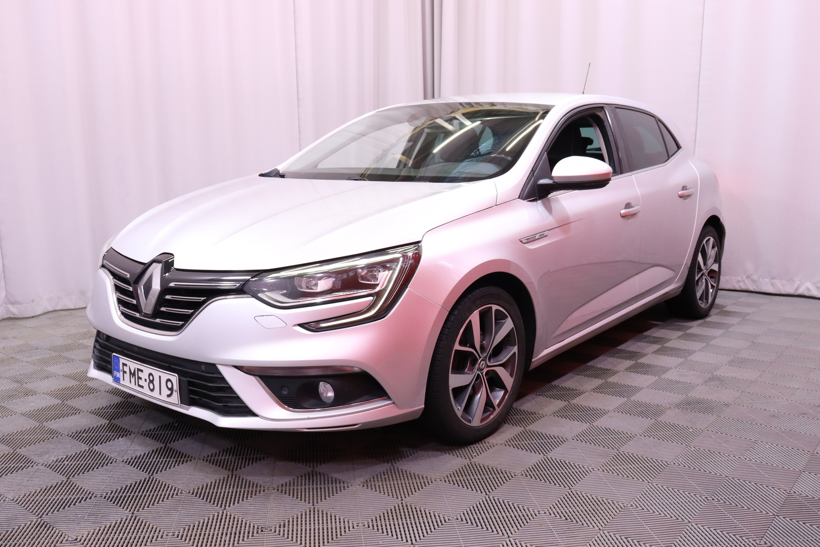 Renault - Megane - Hatchback Energy TCe 130 Bose - Viistoperä