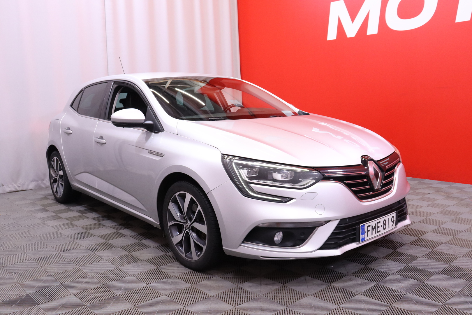 Renault - Megane - Hatchback Energy TCe 130 Bose - Viistoperä