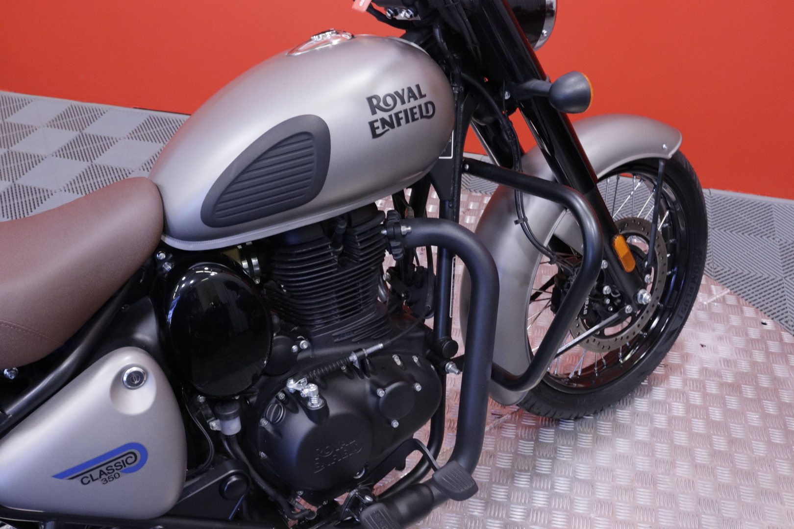 Royal Enfield - Classic - // 1. om Suomi-pyörä / Hienossa kunnossa! // - Moottoripyörä
