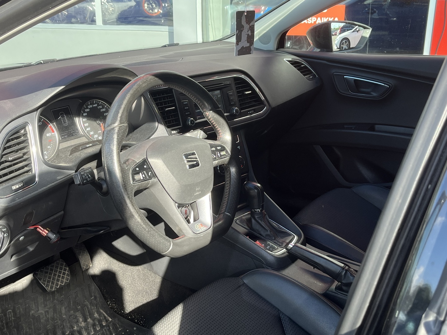 Seat - Leon - 2,0 TDi 184 FR DSG - Viistoperä