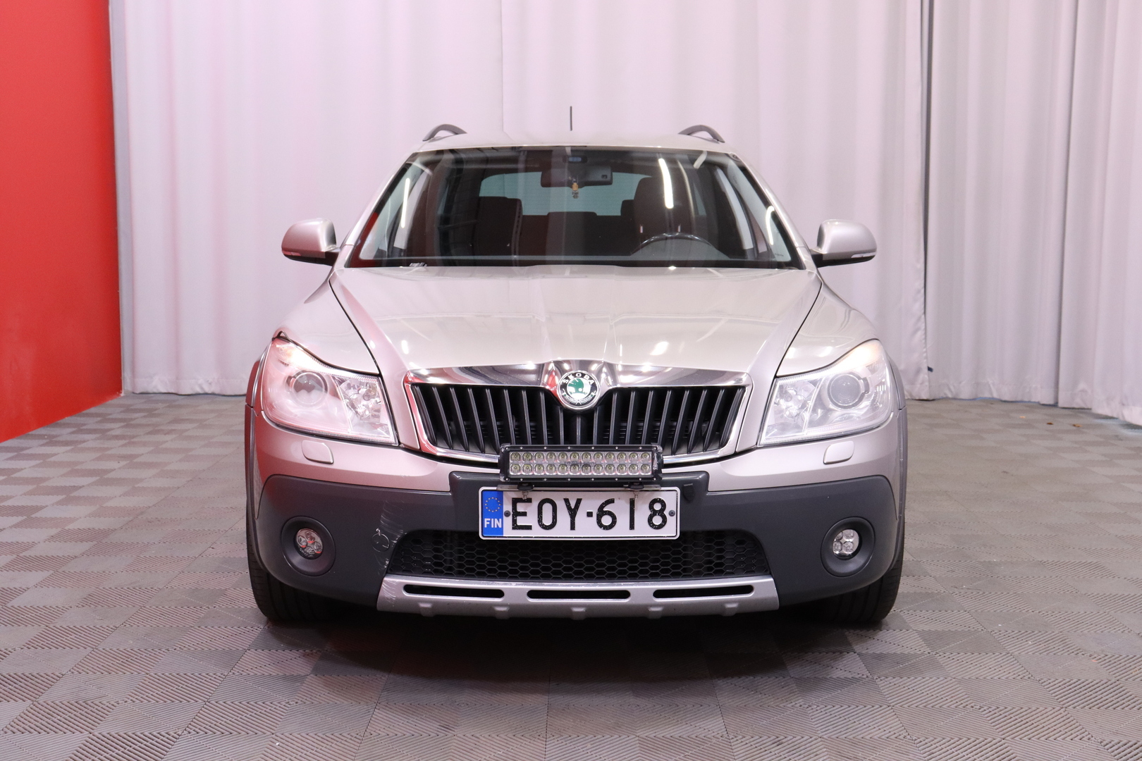 Skoda - Octavia - Combi 2,0 TDI 140 4x4 Scout DSG Autom. - Farmari