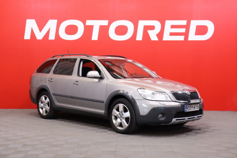 Skoda - Octavia - Combi 2,0 TDI 140 4x4 Scout DSG Autom. - Farmari
