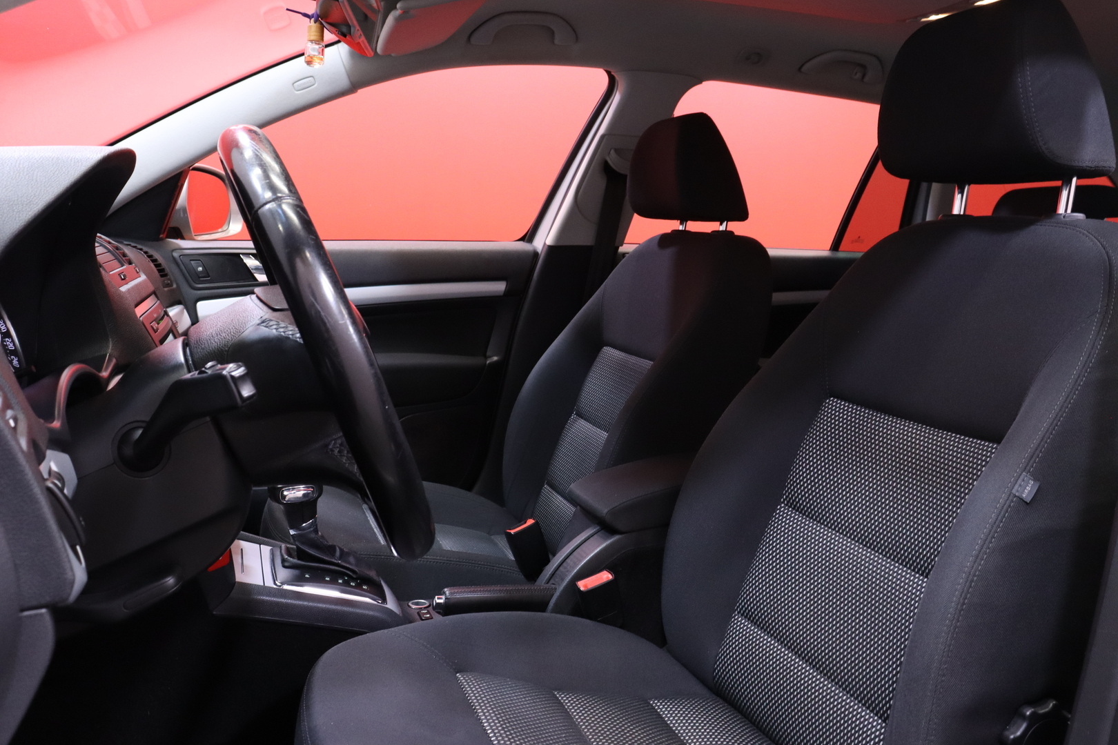 Skoda - Octavia - Combi 2,0 TDI 140 4x4 Scout DSG Autom. - Farmari