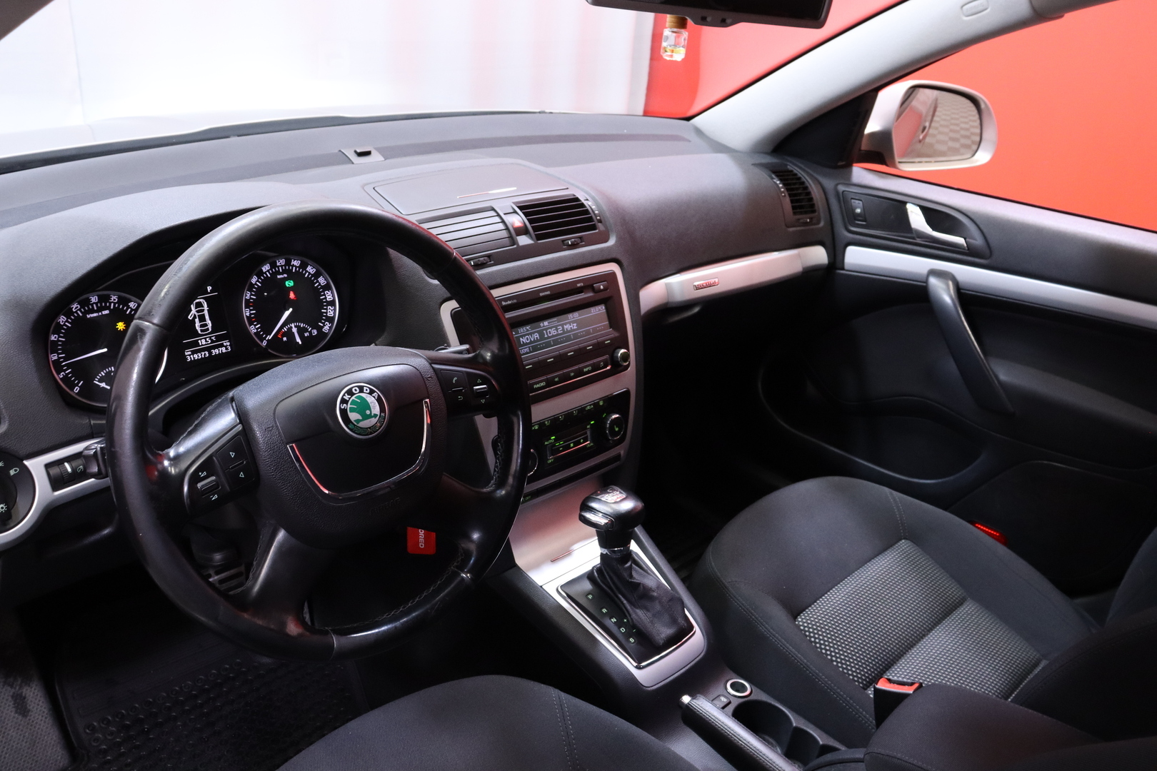 Skoda - Octavia - Combi 2,0 TDI 140 4x4 Scout DSG Autom. - Farmari