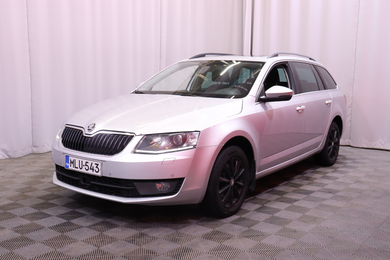Skoda - Octavia - Combi 1,8 TSI 4x4 Elegance DSG Autom. - Farmari
