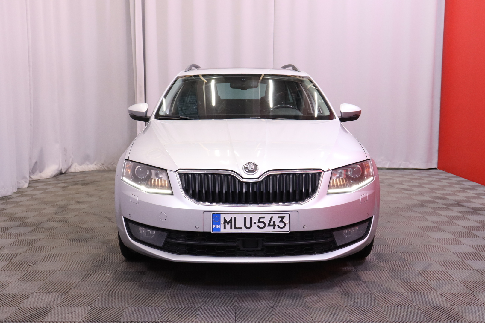 Skoda - Octavia - Combi 1,8 TSI 4x4 Elegance DSG Autom. - Farmari