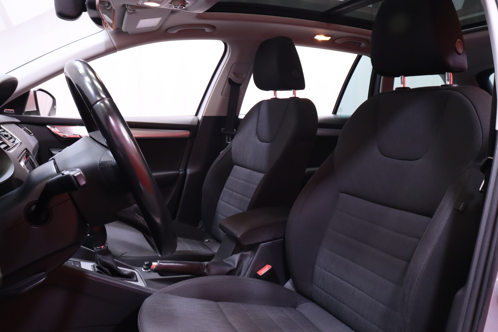 Skoda - Octavia - Combi 1,8 TSI 4x4 Elegance DSG Autom. - Farmari