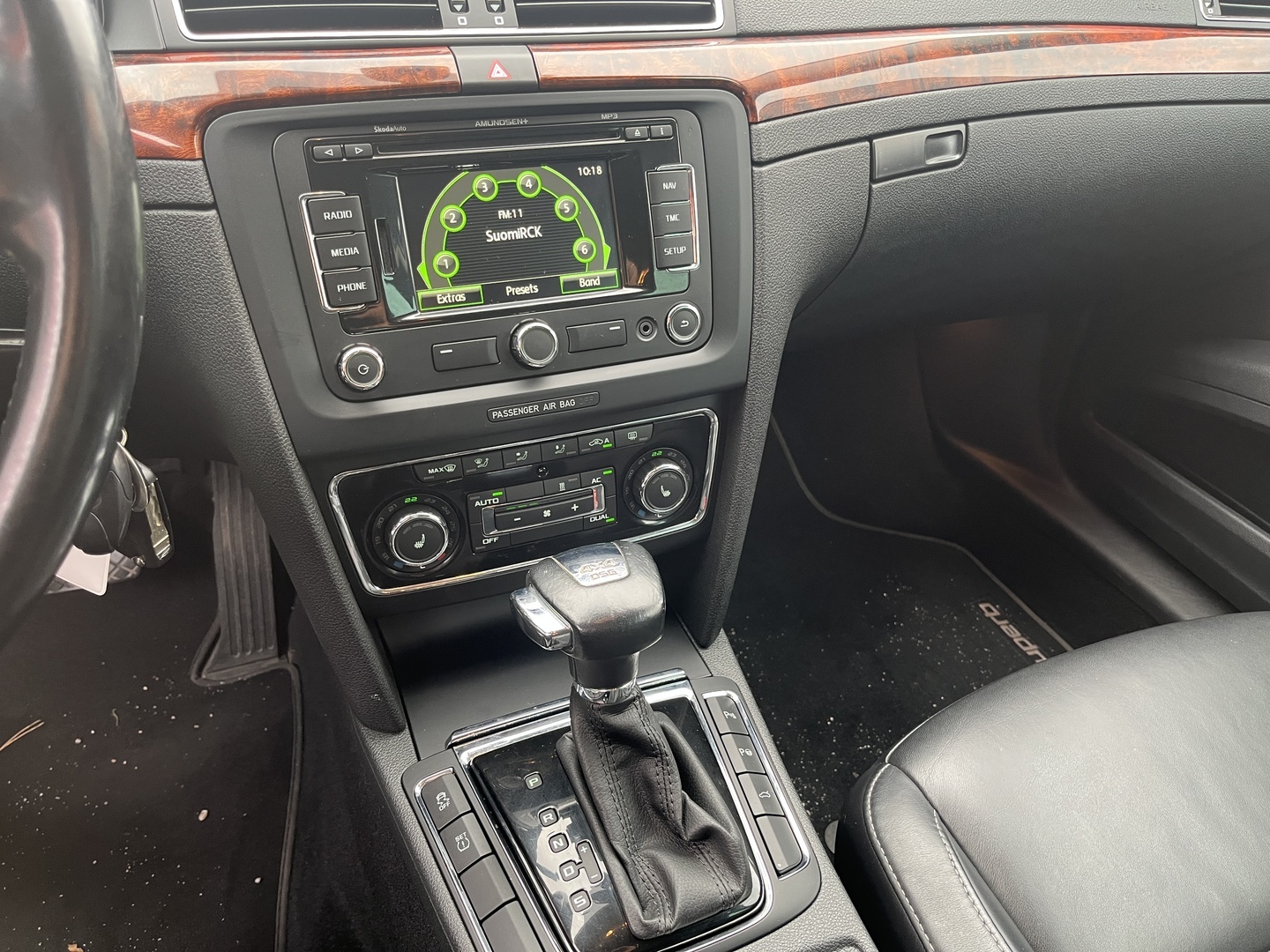 Skoda - Superb - Combi 2,0 TDI 140 4x4 Elegance DSG Autom. - Farmari