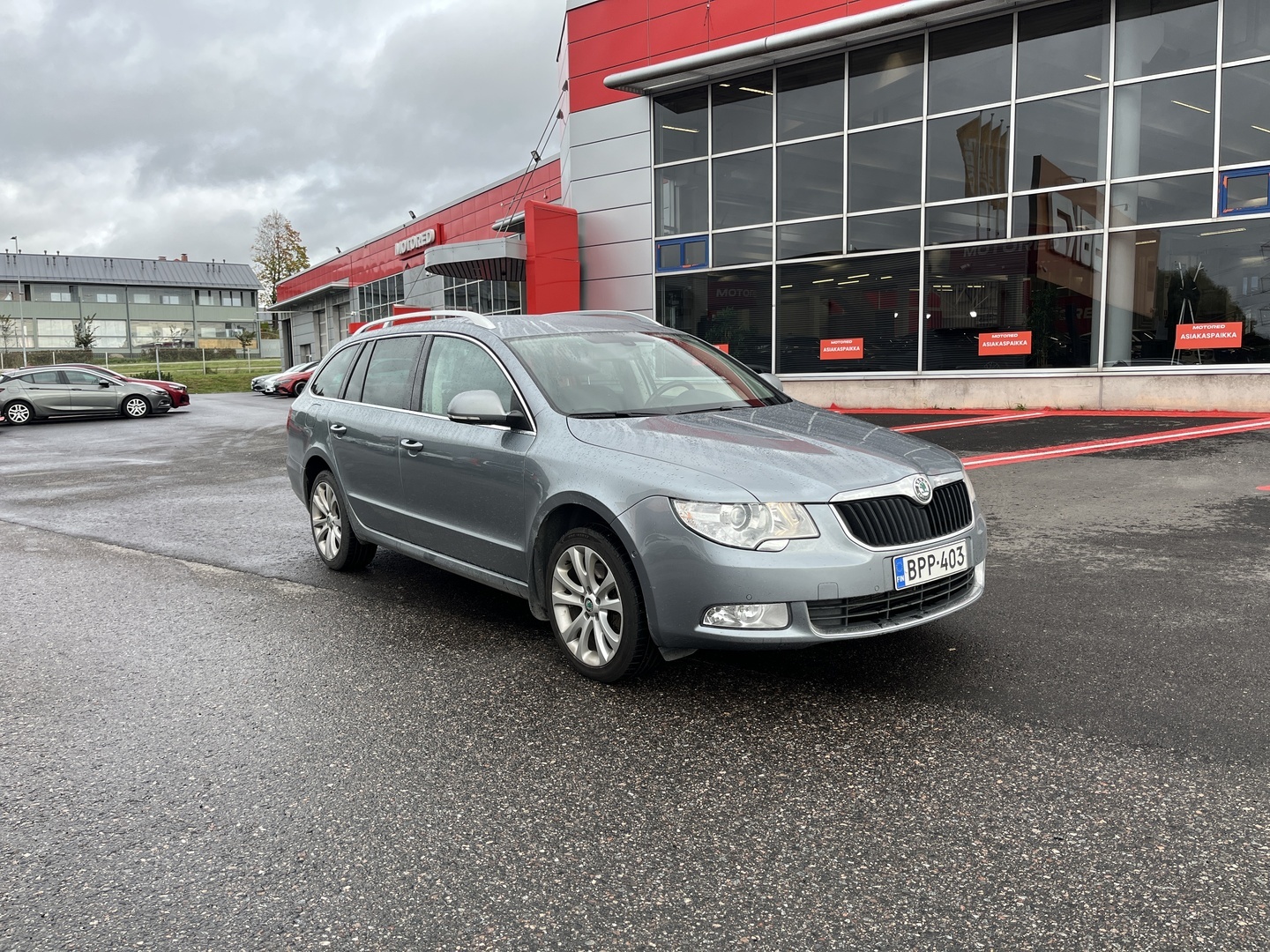 Skoda - Superb - Combi 2,0 TDI 140 4x4 Elegance DSG Autom. - Farmari