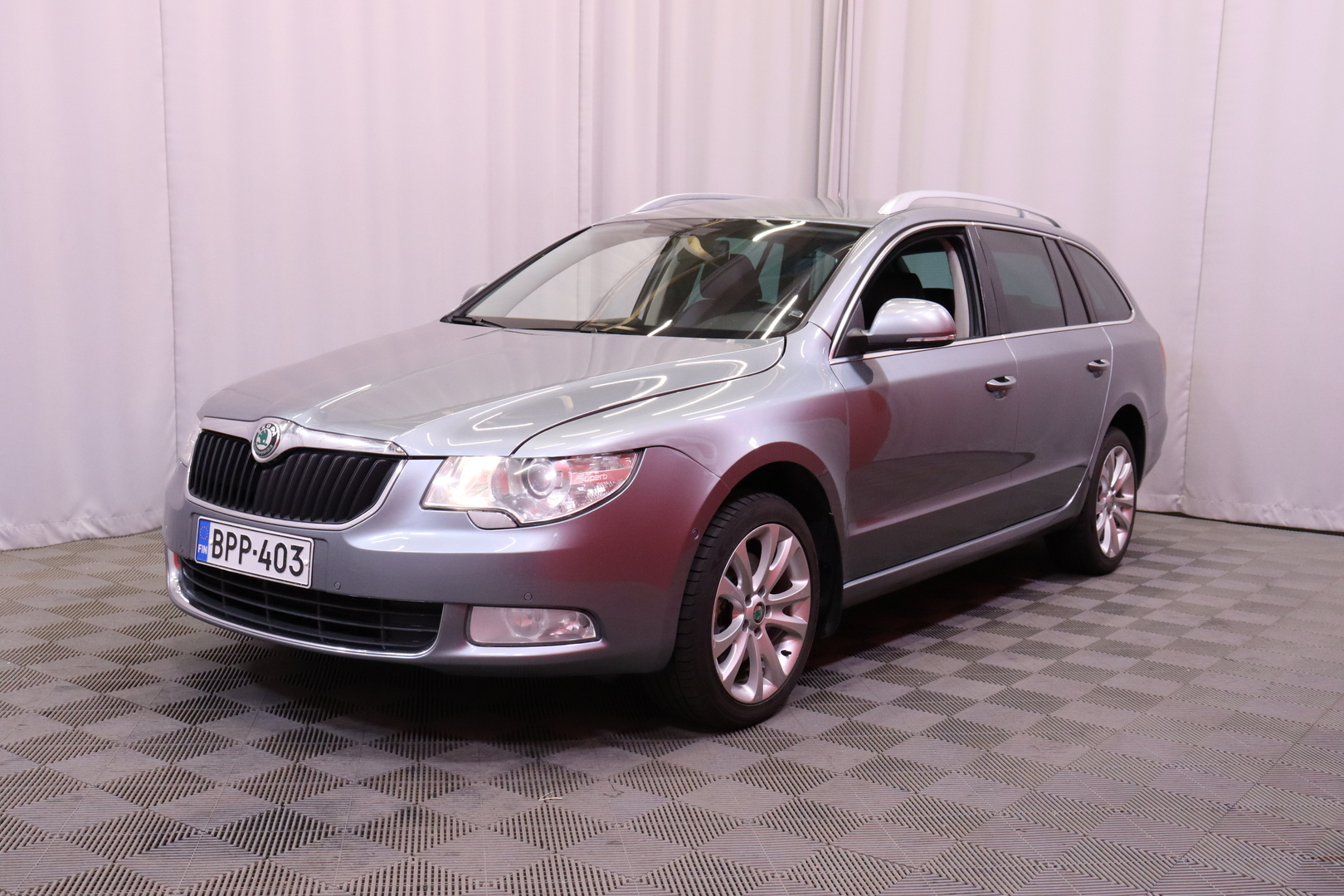 Skoda Superb 2012, kuva 6/36