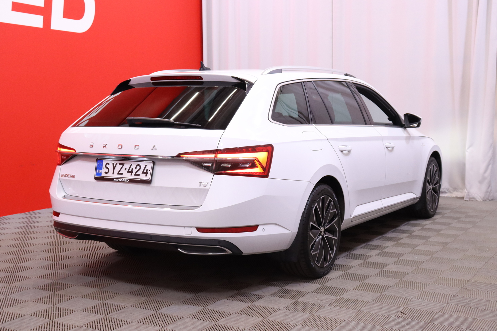 Skoda - Superb - Combi 1,4 TSI PHEV L&K iV DSG Autom. - Farmari