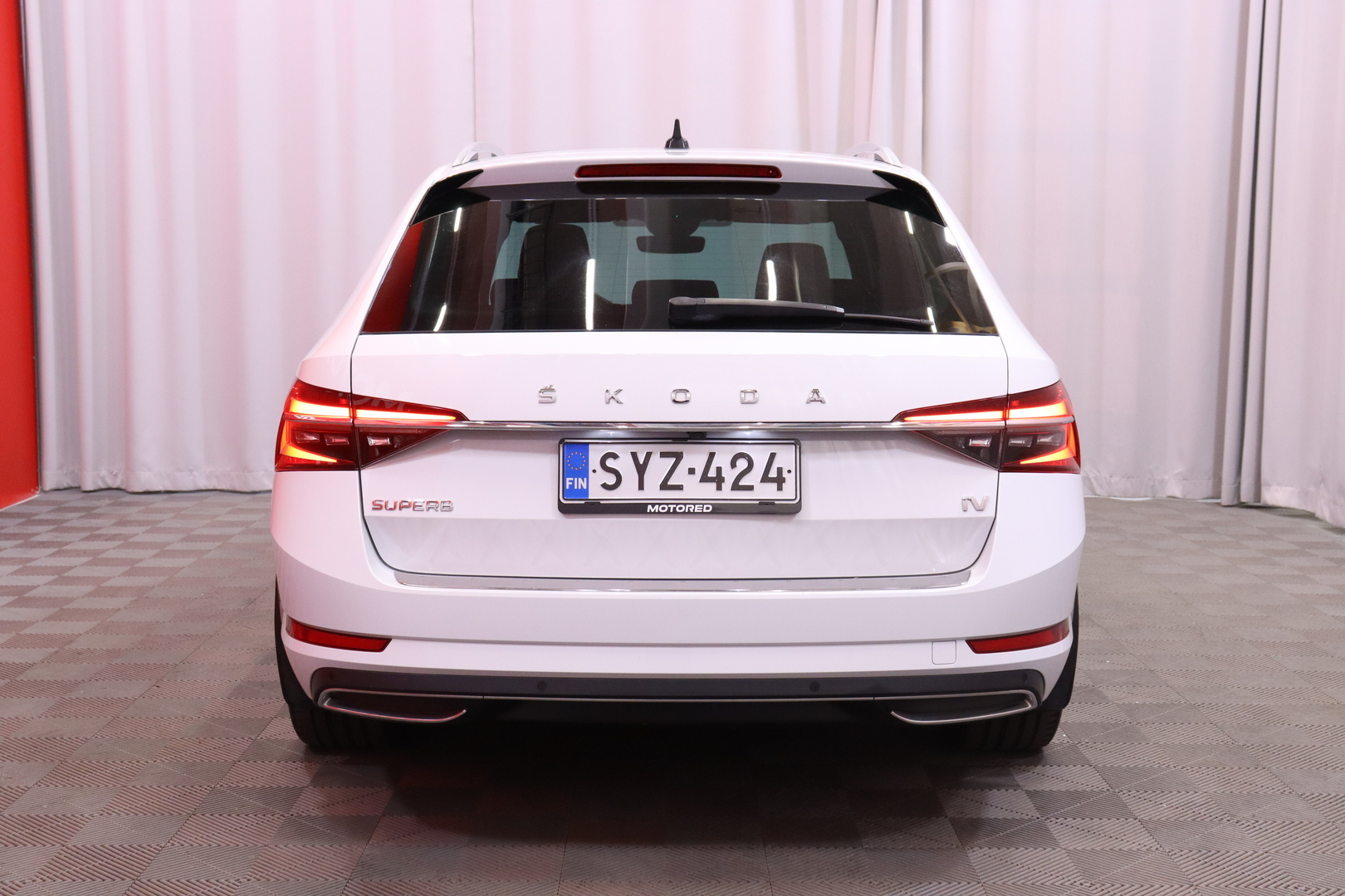 Skoda - Superb - Combi 1,4 TSI PHEV L&K iV DSG Autom. - Farmari