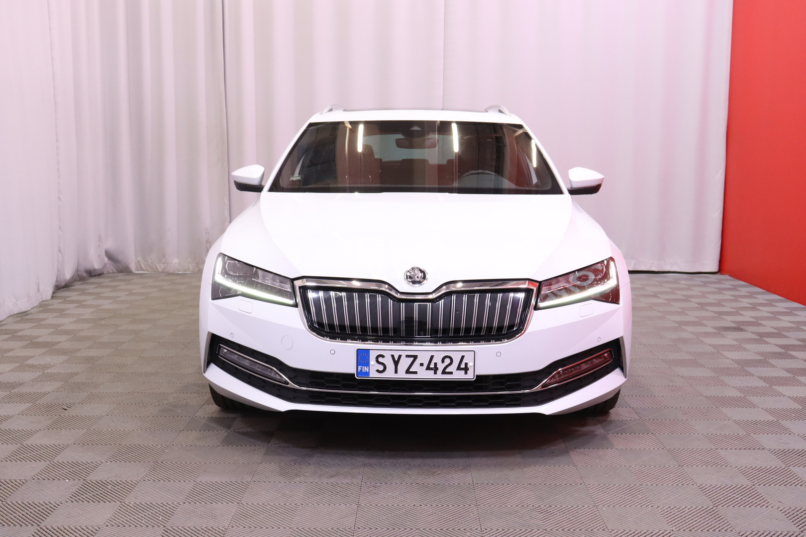 Skoda - Superb - Combi 1,4 TSI PHEV L&K iV DSG Autom. - Farmari