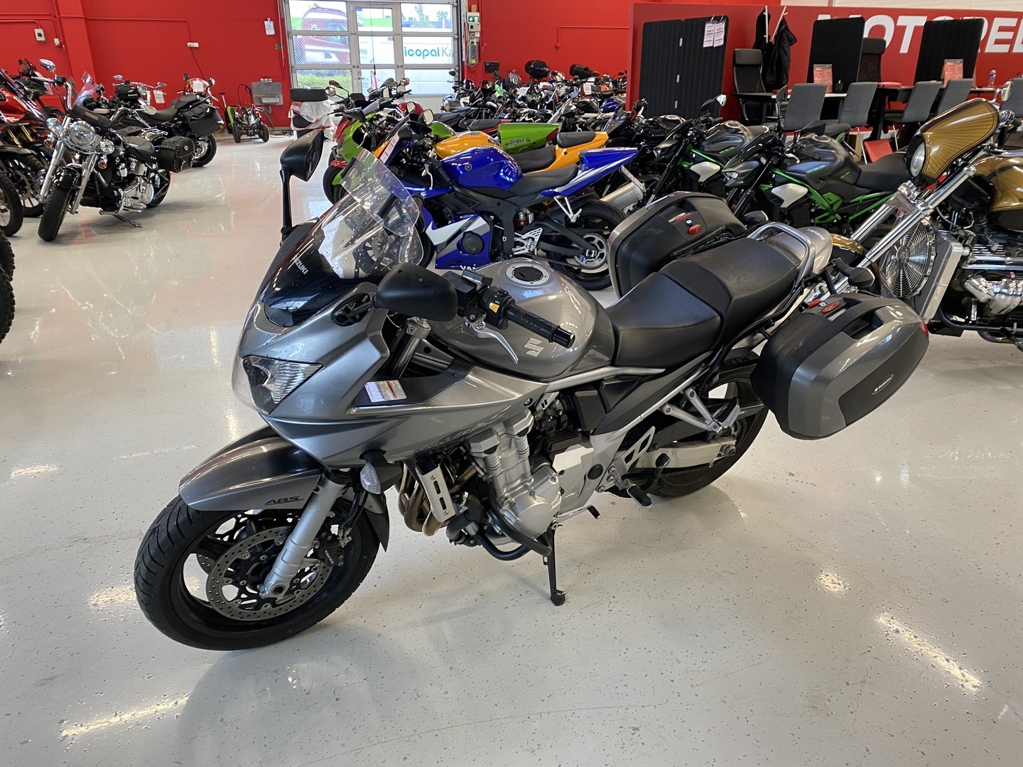 Suzuki - GSF - 1250 SA Bandit ABS // Suomipyörä / Huoltokirja / Scorpion / 2x Laukut // - Moottoripyörä