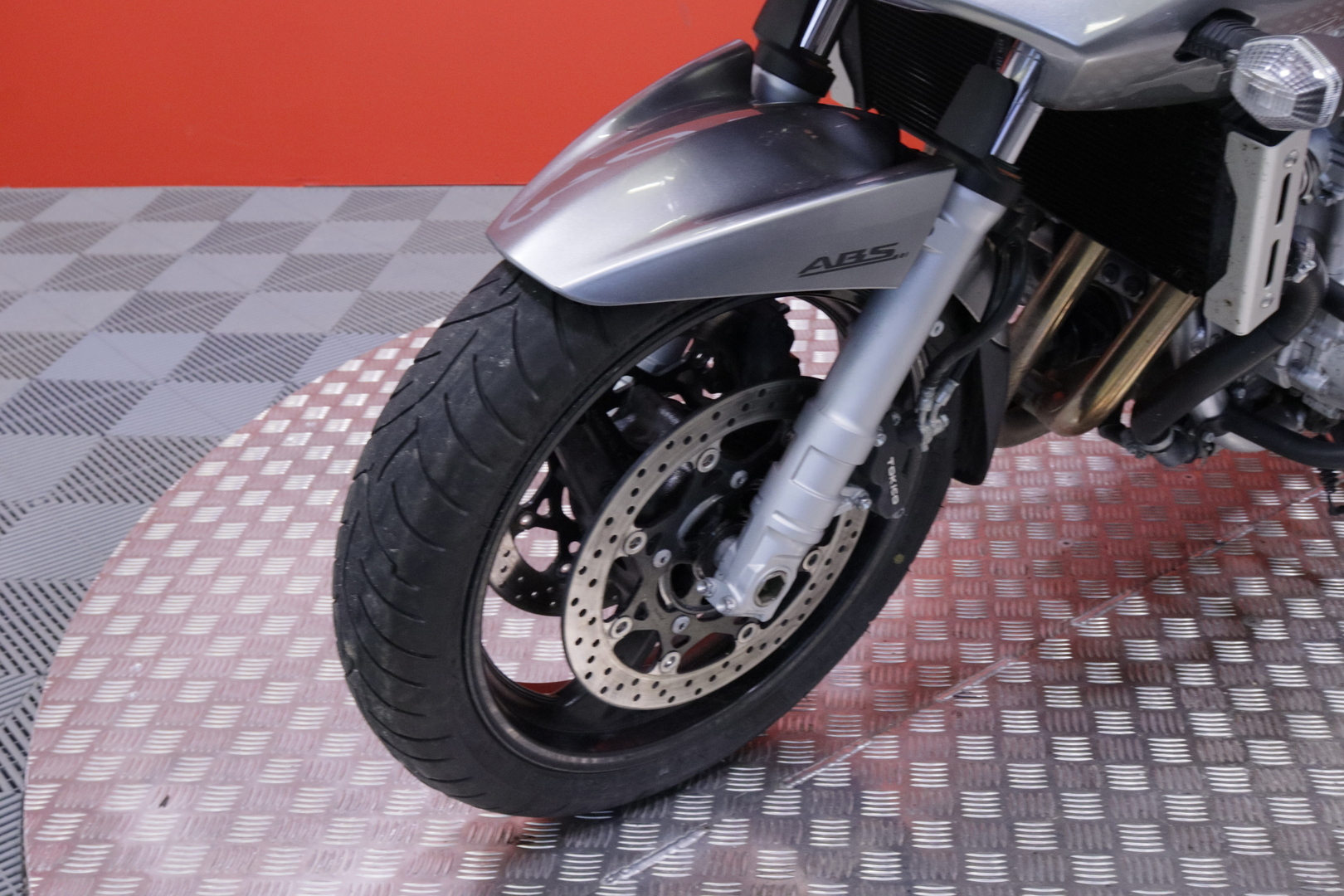 Suzuki - GSF - 1250 SA Bandit ABS // Suomipyörä / Huoltokirja / Scorpion / 2x Laukut // - Moottoripyörä