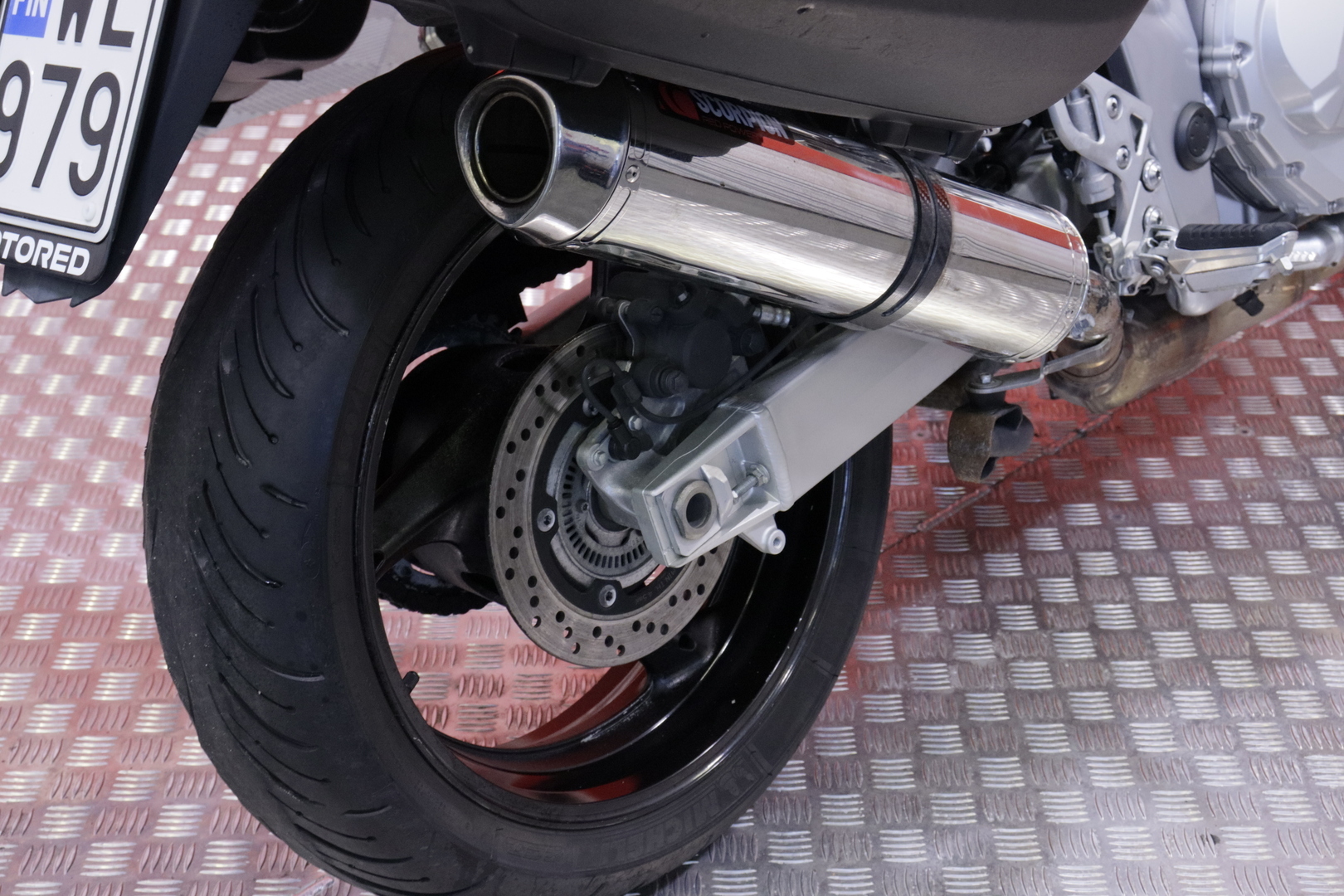Suzuki - GSF - 1250 SA Bandit ABS // Suomipyörä / Huoltokirja / Scorpion / 2x Laukut // - Moottoripyörä
