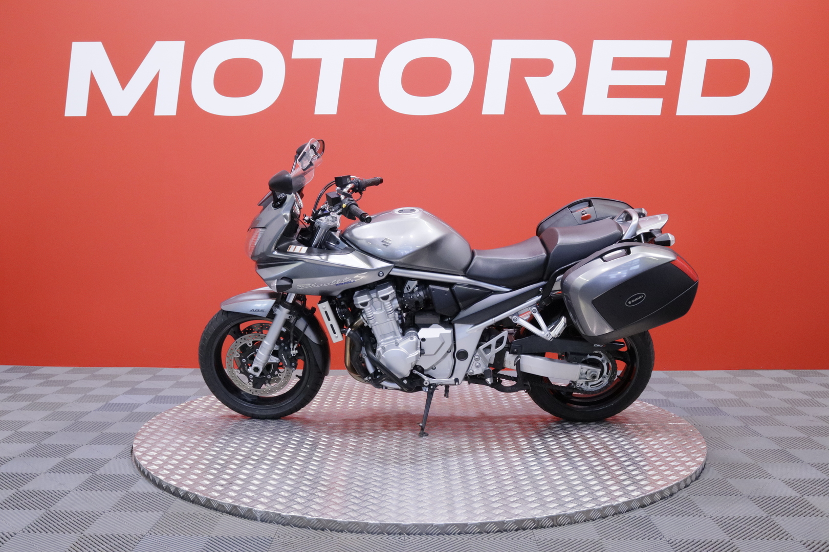 Suzuki - GSF - 1250 SA Bandit ABS // Suomipyörä / Huoltokirja / Scorpion / 2x Laukut // - Moottoripyörä