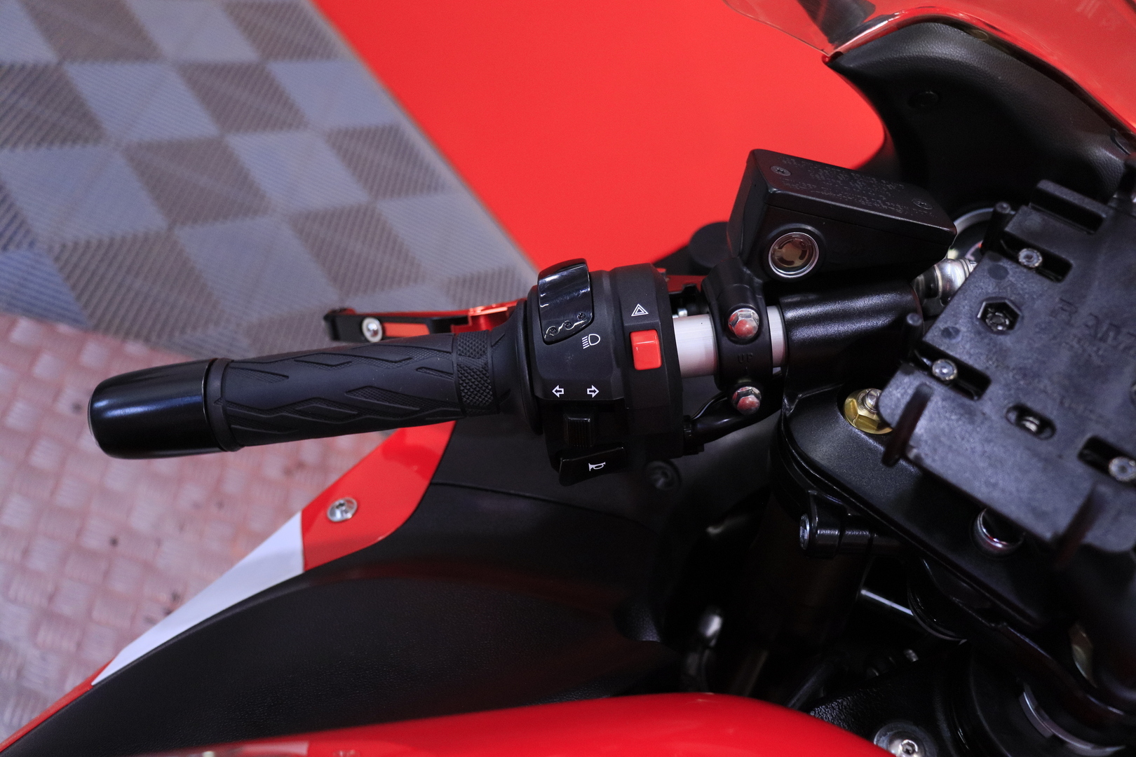 Suzuki - GSX - 1300R Hayabusa // ABS / Brembo / Hyvät renkaat // - Moottoripyörä