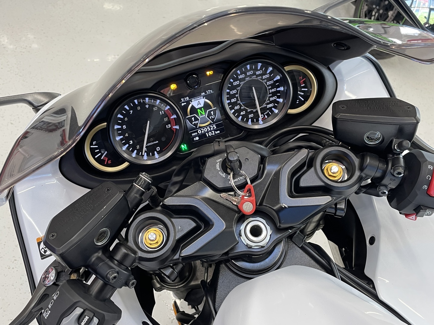 Suzuki - GSX - 1300R Hayabusa // Yoshimura / Huoltokirja / LC / TC / Cruise / 3x Laukut // - Moottoripyörä