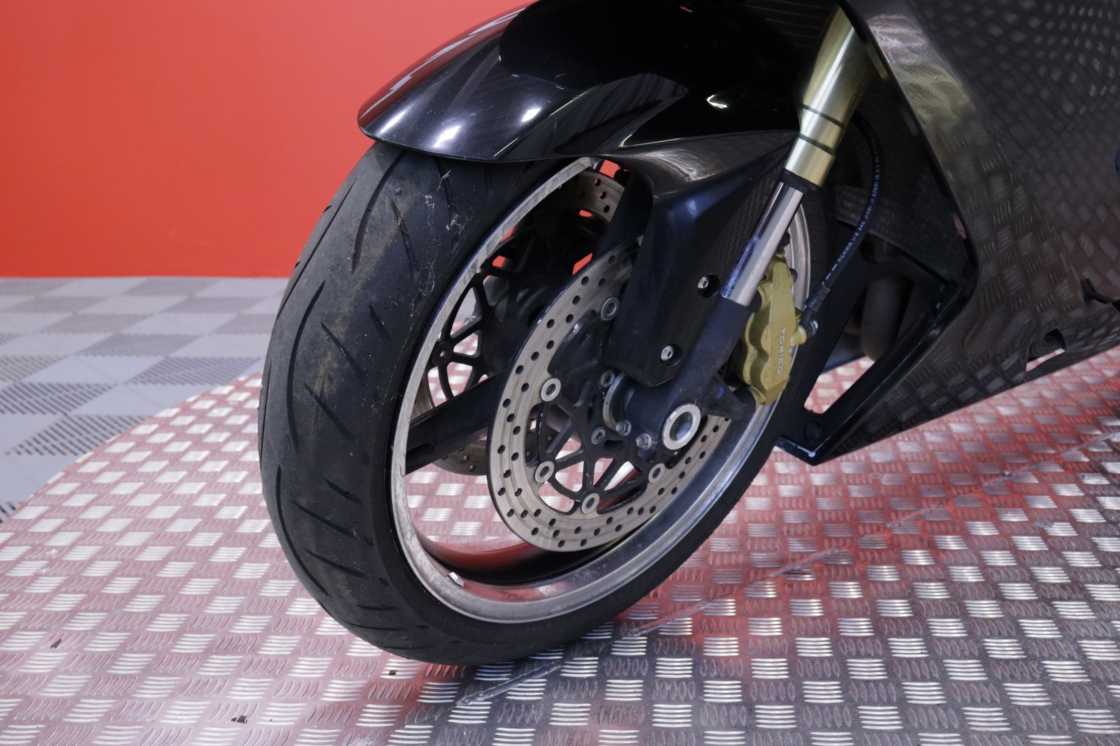 Suzuki - GSX-R - 750 // Huoltokirja / Suomi-pyörä / Yoshimura // - Moottoripyörä