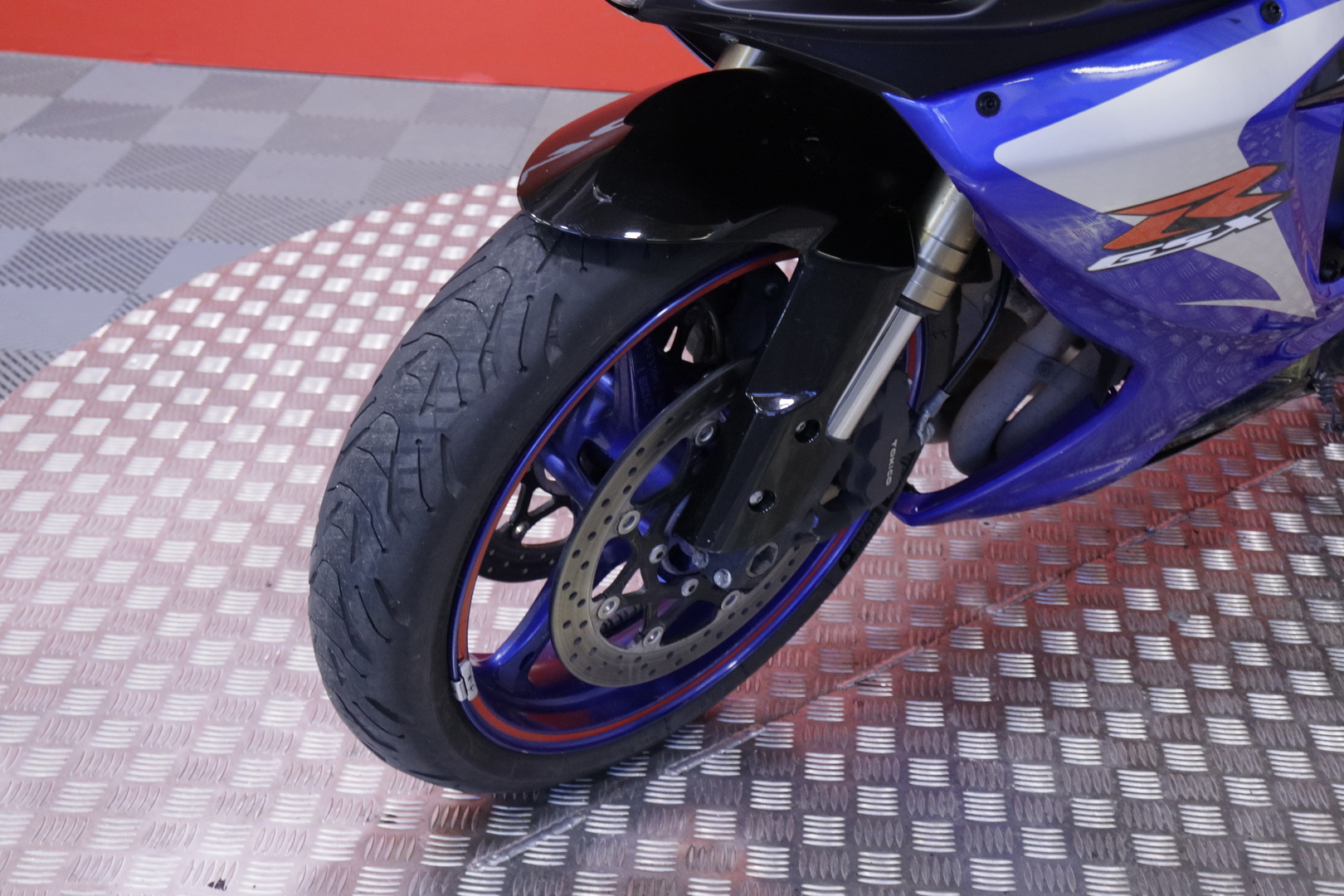Suzuki - GSX-R - 600 // Suomi-pyörä / Slipari / Säädettävät kahvat // - Moottoripyörä