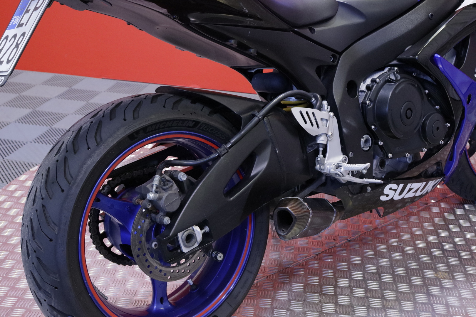 Suzuki - GSX-R - 600 // Suomi-pyörä / Slipari / Säädettävät kahvat // - Moottoripyörä